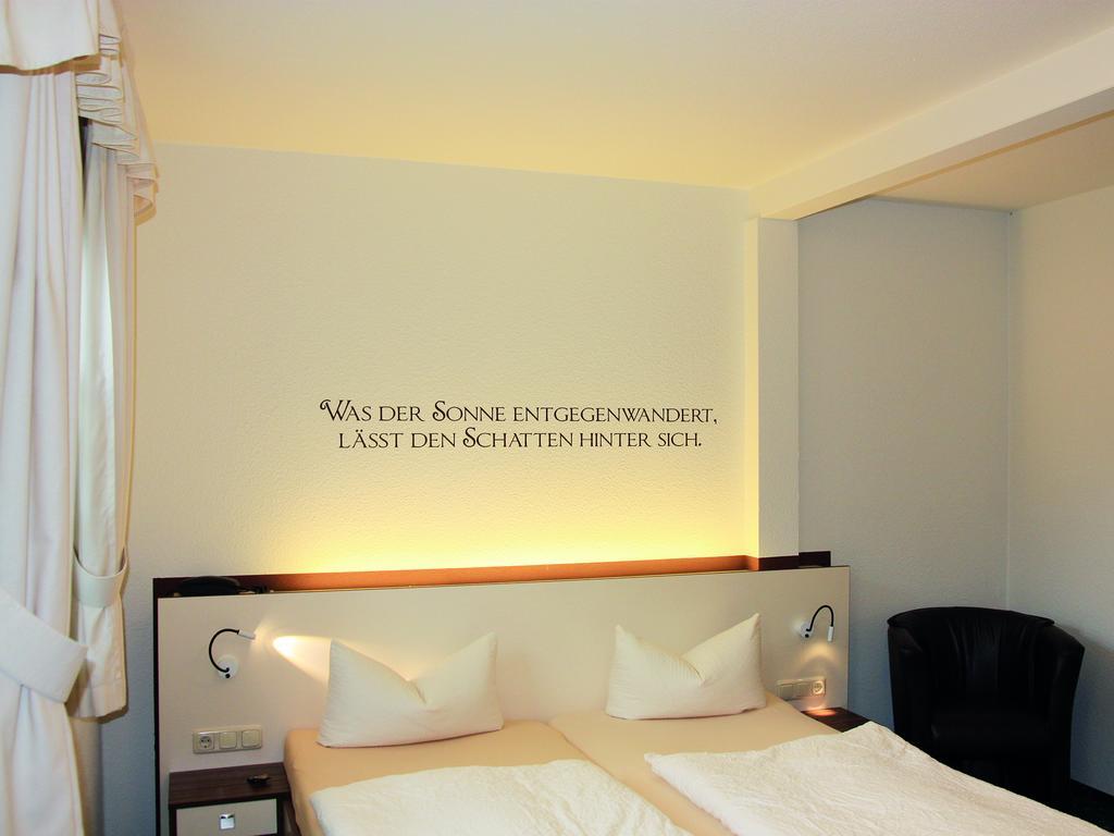 Hotel Goldener Hirsch Suhl Bagian luar foto